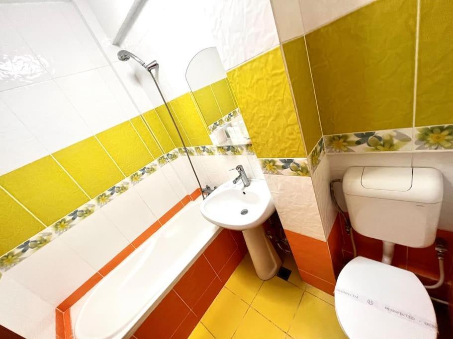Piata Ovidiu 14 Lowcost Konstanca Kültér fotó